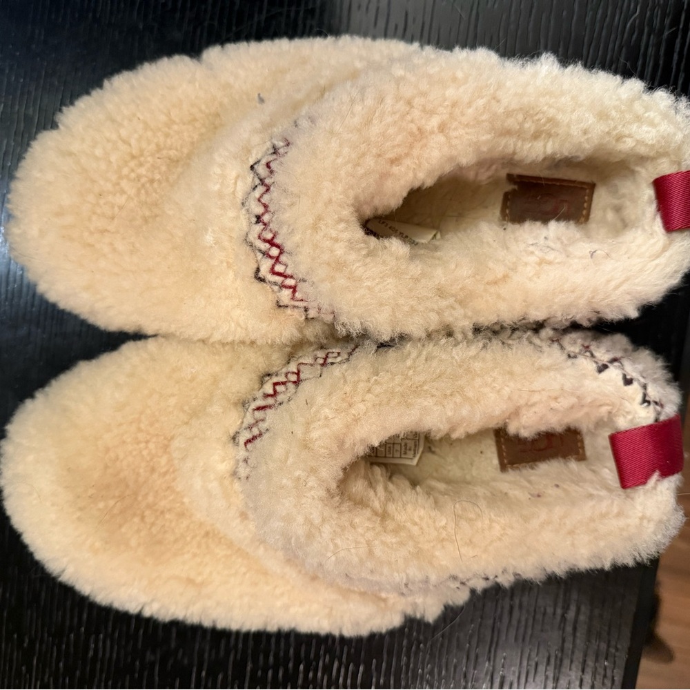 UGG Cream Fleece Slippers with Red Details